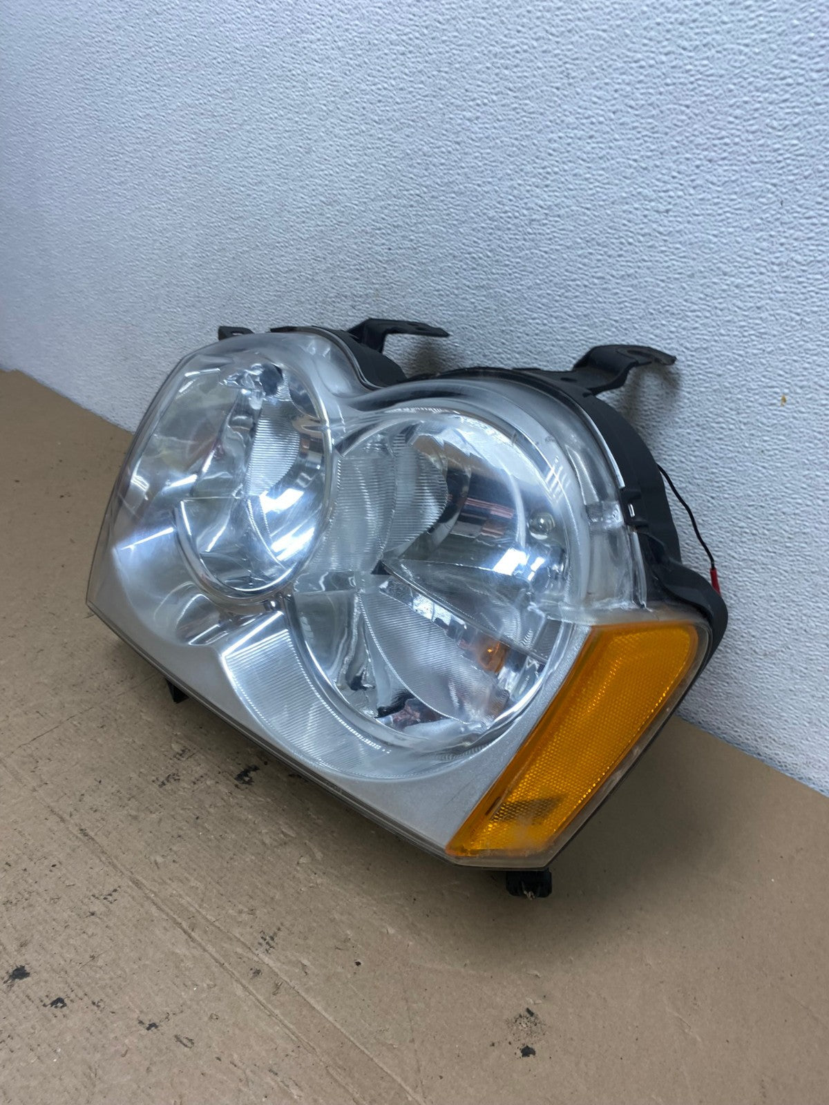2008-2010 Jeep Grand Cherokee Left LH Driver Side Halogen Headlight AF4634 LK1