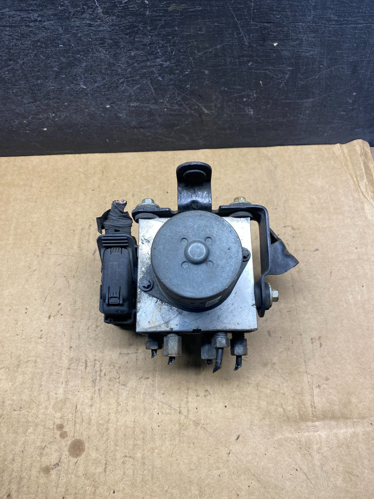 2014 2015 Ford E350 E450 Van ABS Anti Lock Brake Pump Module AH7231 DG5