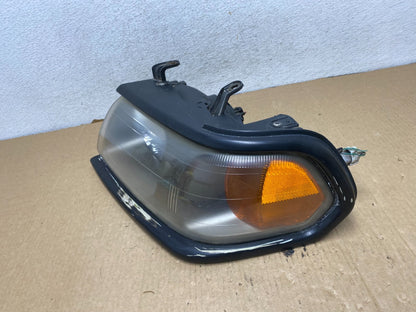 2000 - 2006 Mitsubishi Montero Left Driver Lh Side Headlight Halogen AG2083 DW1