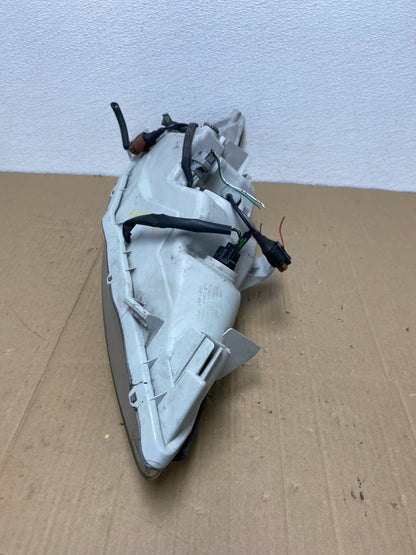 2005 to 2006 Toyota Camry Left Driver LH Halogen Headlight AB8133 DW8