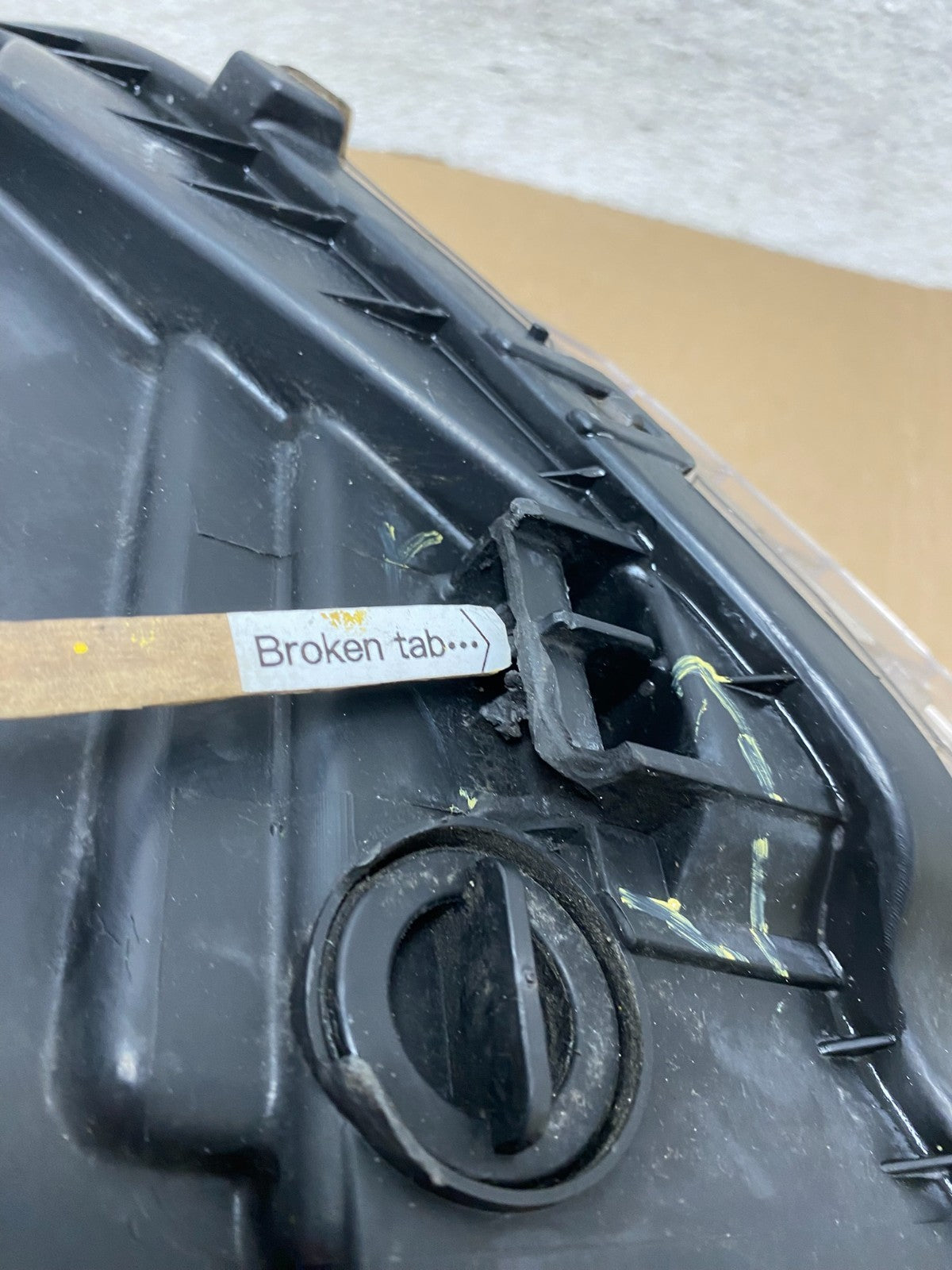2011 - 2015 Hyundai Sonata Hybrid Right Passenger Halogen Headlight AD7867 DW6