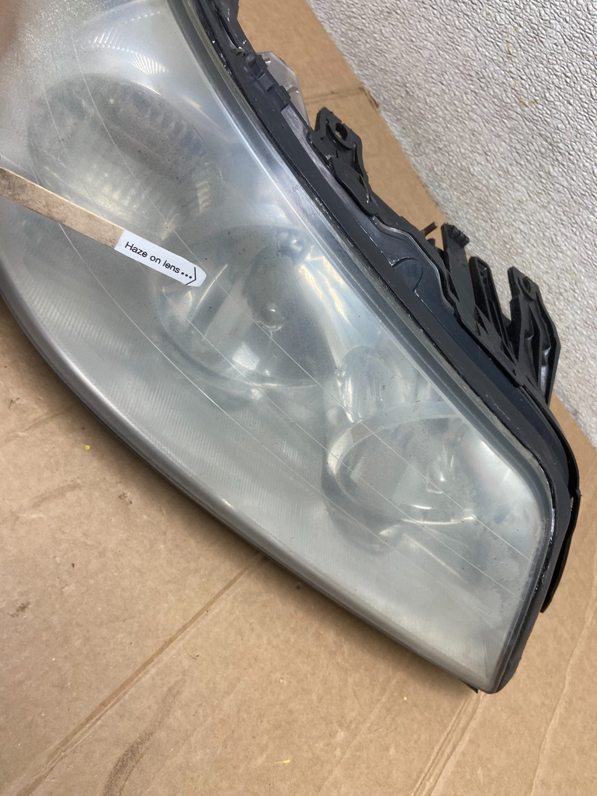 2005 to 2011 Lincoln Town Car Right Passenger Rh Side Headlight OEM AA1129 DW4