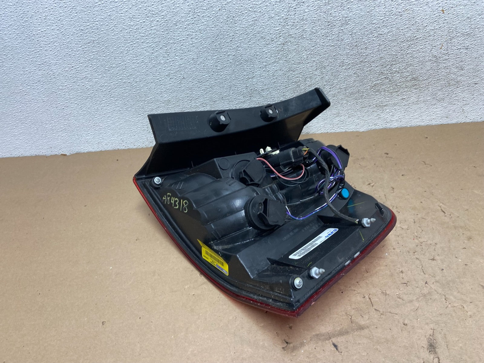 2011 2012 2013 2014 Ford Edge Left Driver Lh Side Tail Light AG43185