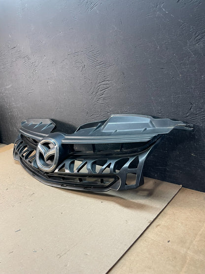 2006 to 2007 Mazda 5 Front Grille Grill AE33341