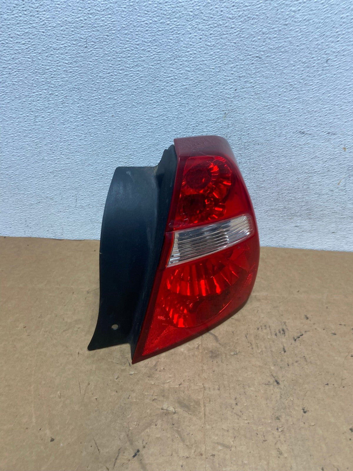 2004 to 2008 Chevrolet Malibu Right Passenger Rh Side Tail Light AD4805 LK2