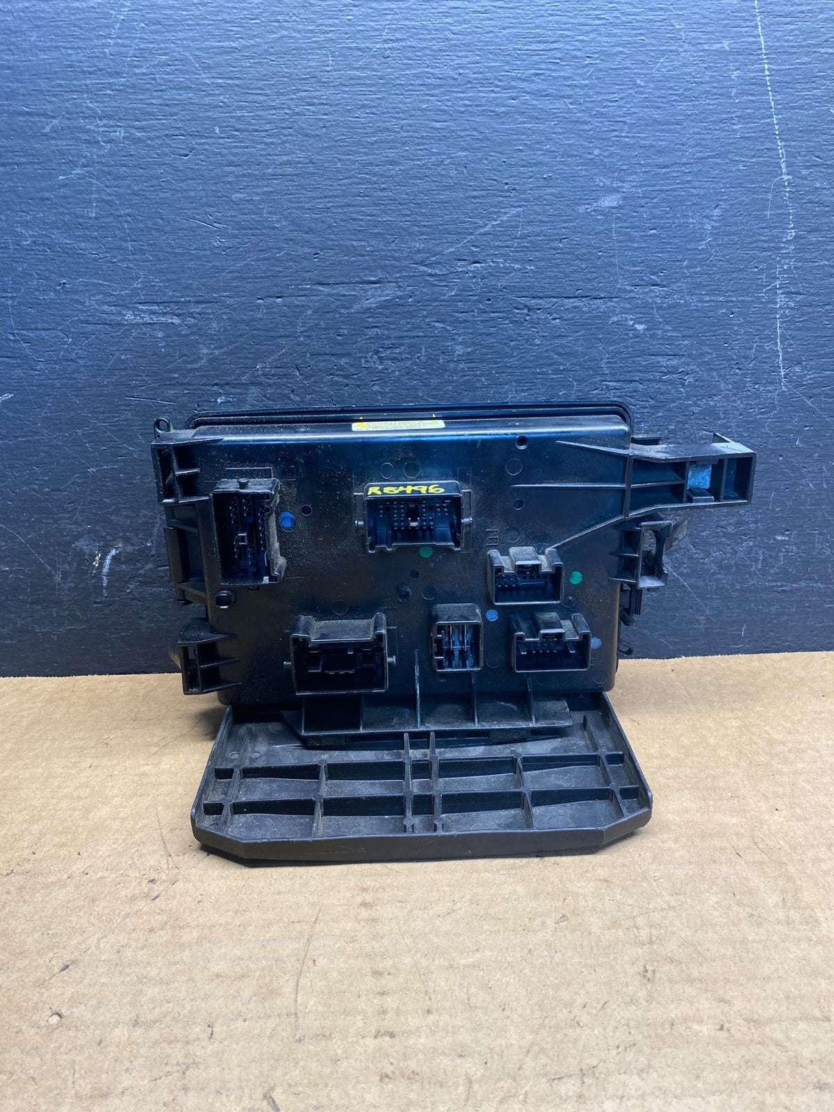 2008 2010 Chrysler 300 Charger Totally Integrated Module Fuse Box AD7308 DG0