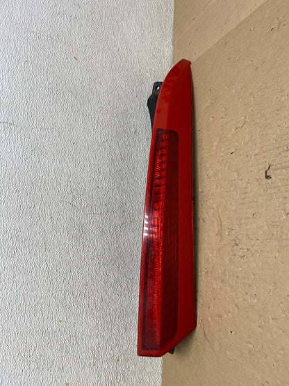 2003 to 2006 Volvo XC90 Right Passenger Side Upper Tail Light OEM I2498 DW0