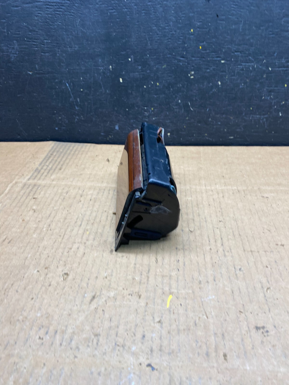 1990 - 1996 Mercedes Benz E Class W124 Ashtray Lighter Console Center N29502