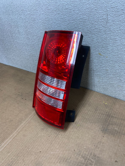 2008-2010 Chrysler Town and Country Left Driver Tail Light Oem AA5302 DW1