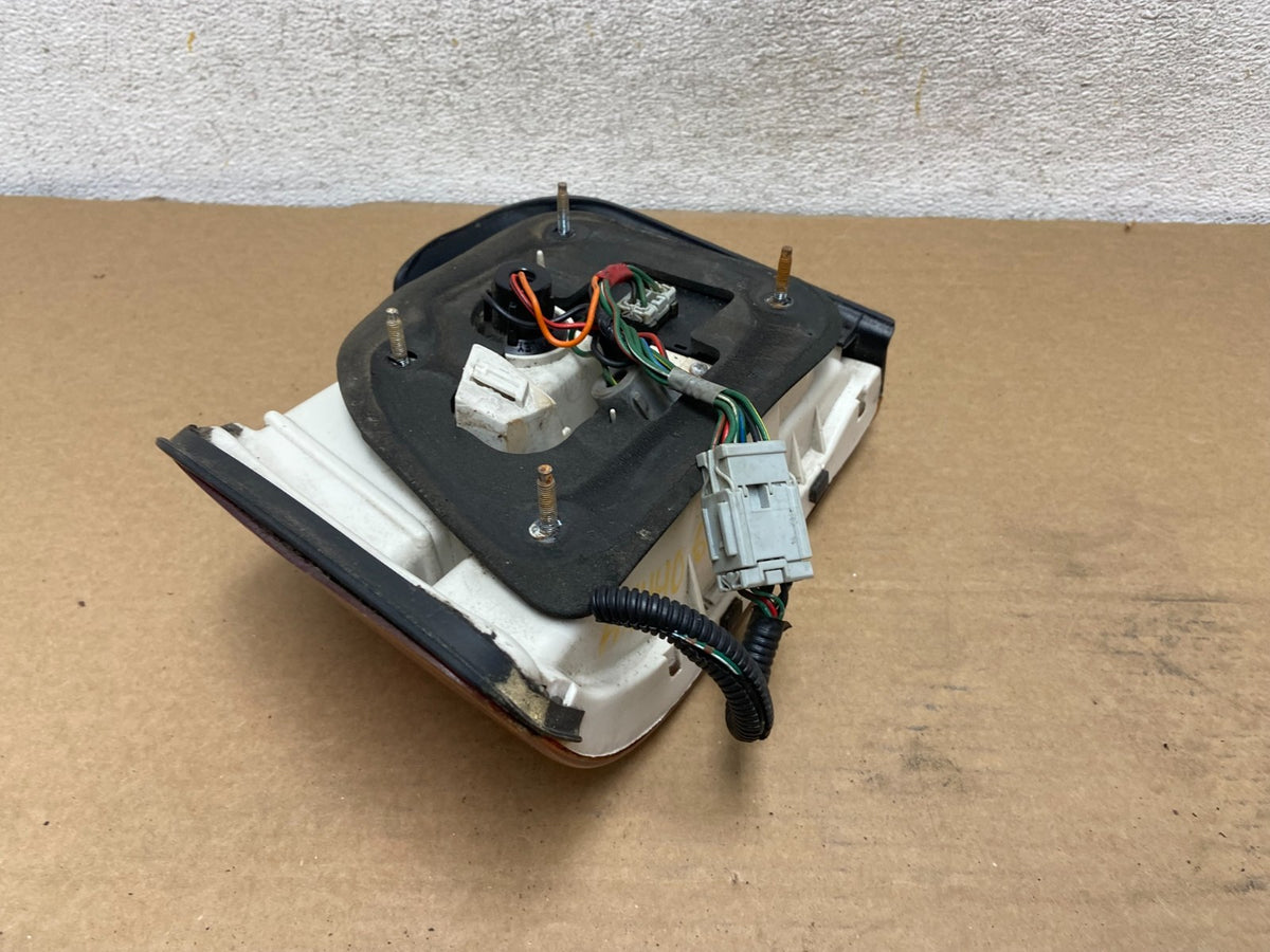 1992 to 1993 Honda Accord Right Passenger RH Side Tail Light AH4406 DW8