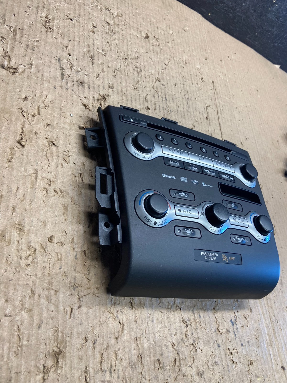 2009 - 2010 Nissan Murano AM FM Radio CD Climate Control Panel AF1717 DG2