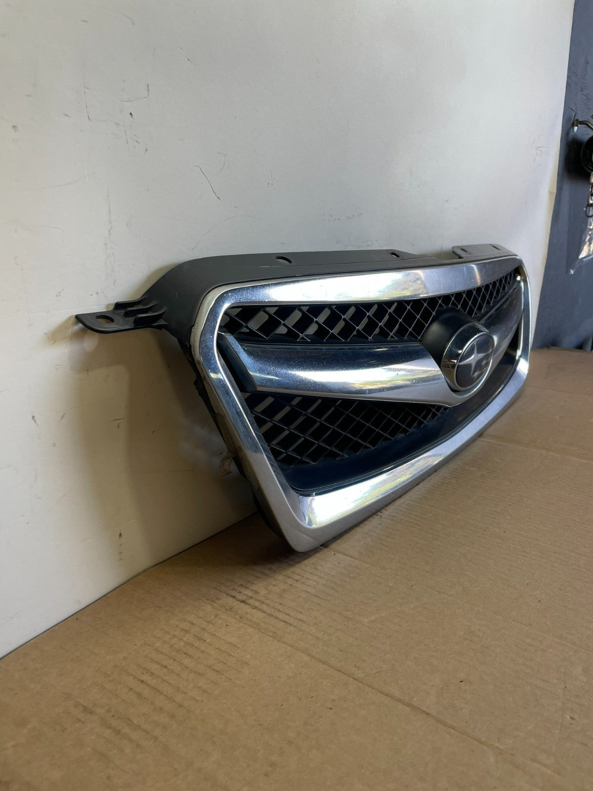 2010 to 2012 Subaru Legacy Outback Wagon Front Grill Grille AH0091 DG2