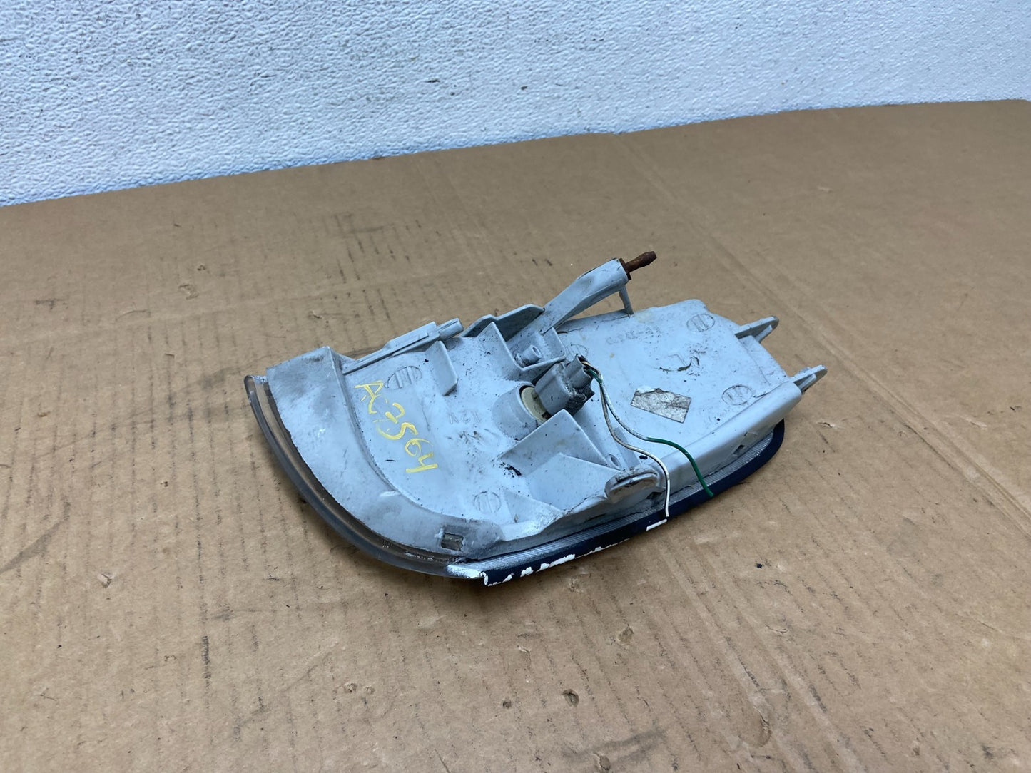 1992 to 1994 Toyota Camry Left Driver LH Side Turn Signal AC7564 DW4