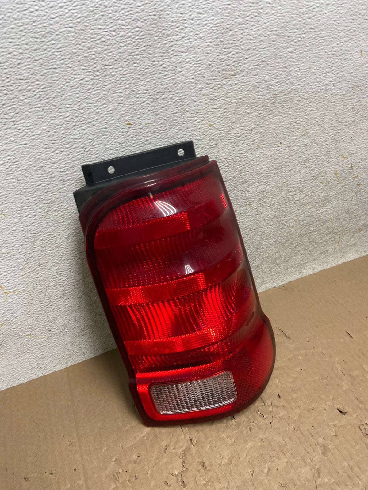 2001 - 2003 Ford Explorer Sport Right Passenger RH Tail Light AI1289 LK2