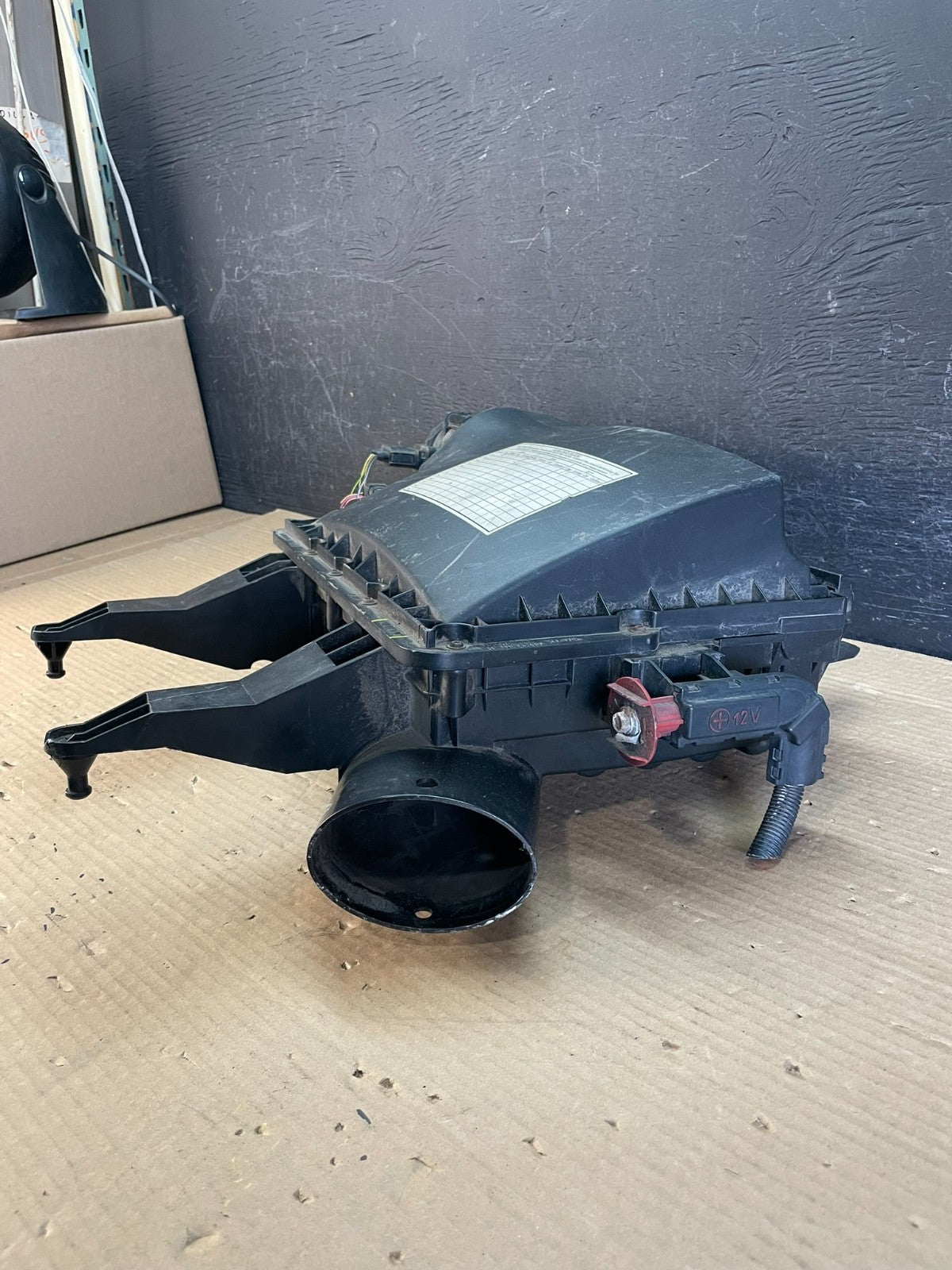 2010 to 2018 Mercedes-Benz Sprinter 2500 3.0L Air Cleaner Box AF3381 DW2