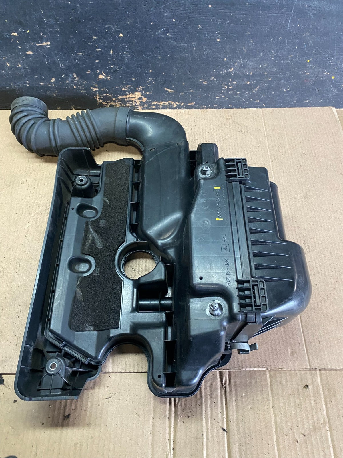 2007-2009 Suzuki SX4 2.0 Air Cleaner Intake Filter Box w/ MAF Sensor V2955 DG7