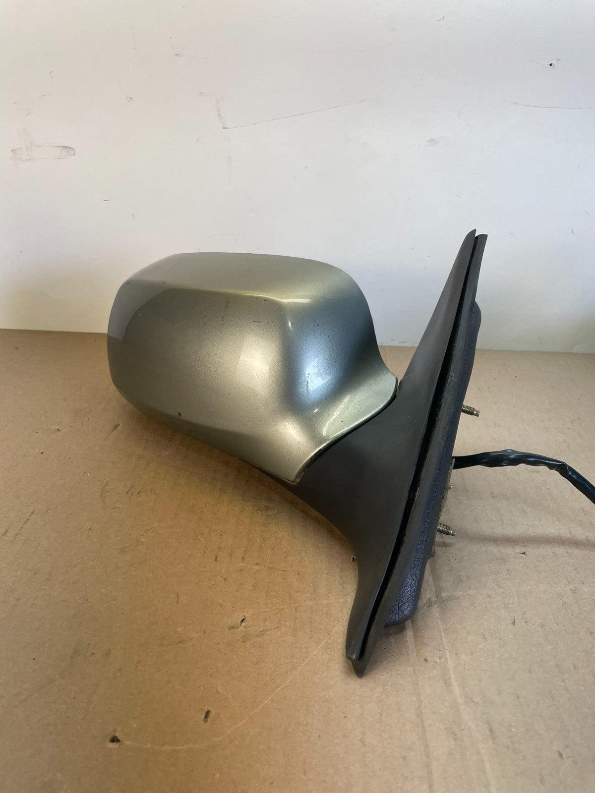 2006 to 2009 Buick Lucerne Right Passenger Side View Door Mirror AG2622 MS1