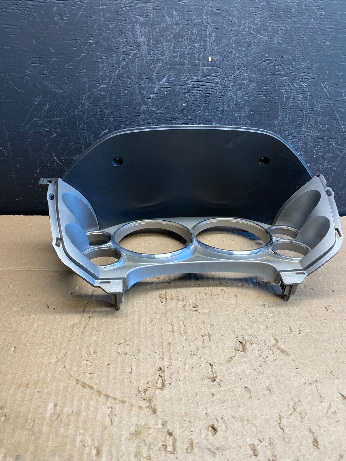 2007-2013 Chevrolet Silverado Suburban Cluster Gauge Speedometer Bezel ac9068 DG0