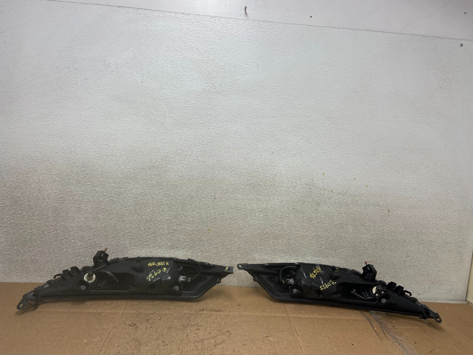 2011-2014 Nissan Juke Turn Signal Headlights Left+Right Halogen OEM Z0955 DW10