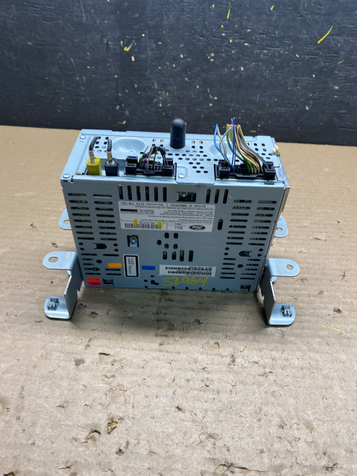 2016 Lincoln Mkt Am Fm Cd Player Radio Receiver s2964 DG4