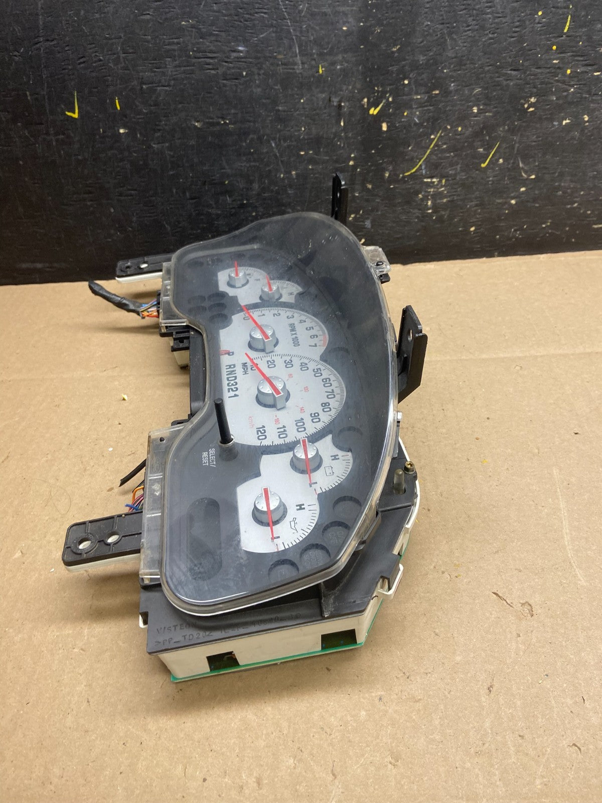 2004 2005 Mercury Mountaineer  Speedometer Cluster Gauge Oem t9188 DG3