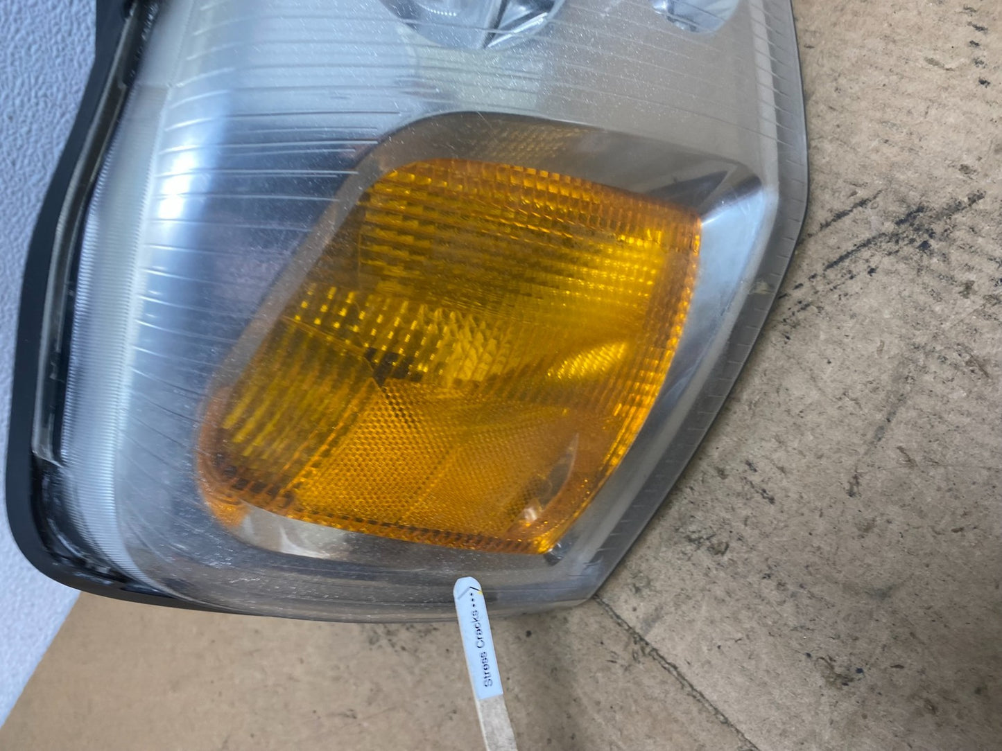 2002 to 2009 Gmc Envoy Right Passenger RH Side Headlight Halogen AC3421 DW3