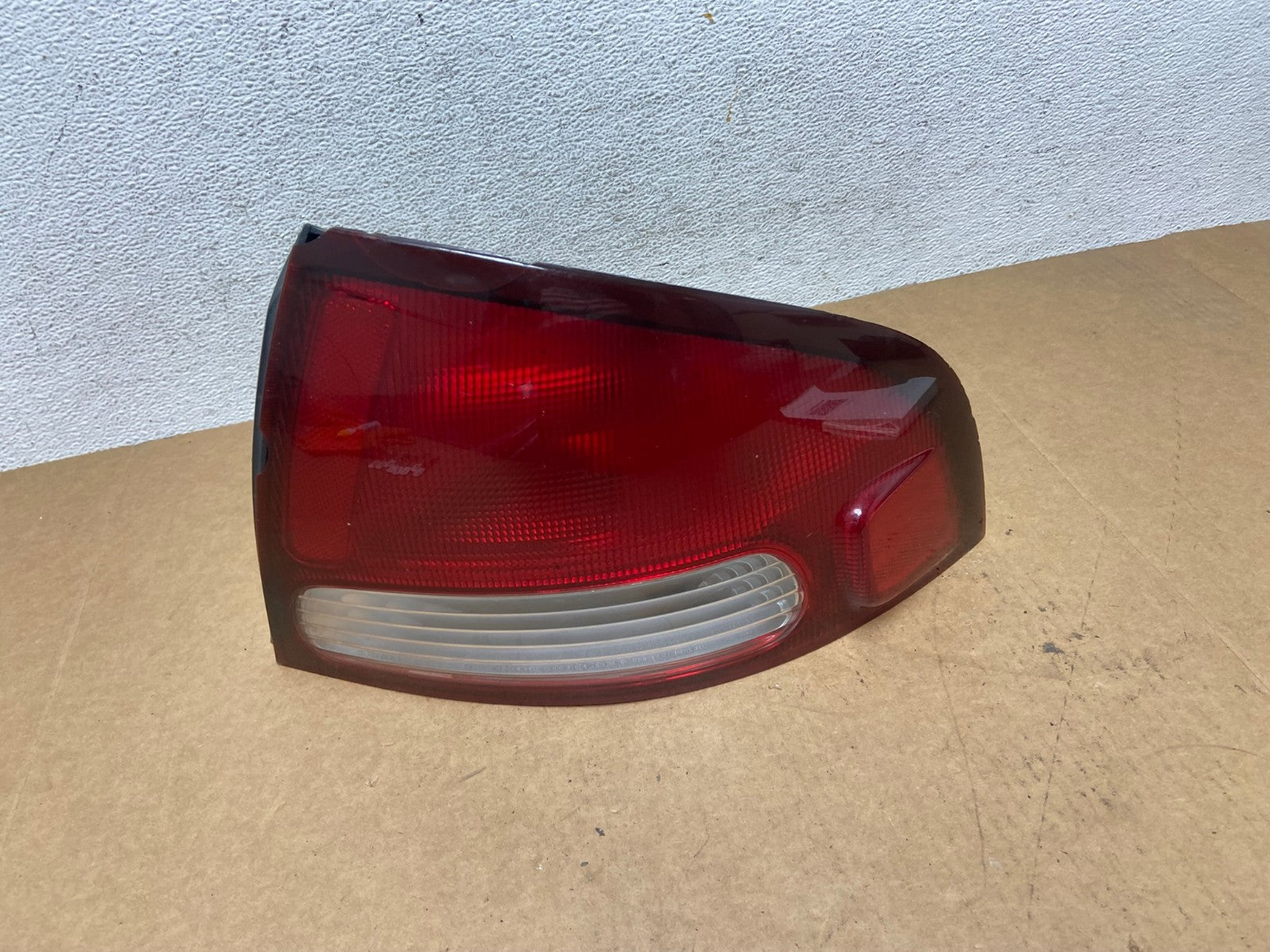 2000 2001 2002 2003 Nissan Sentra Right Passenger Side Tail Light AE3020 LK0