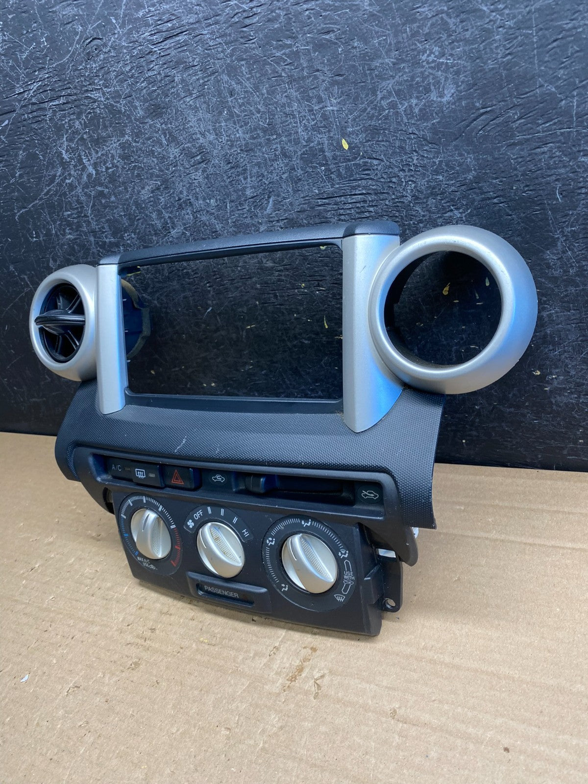 2004 to 2006 Scion XA Center Console Dash Radio Climate Control Bezel ag0202 DG3