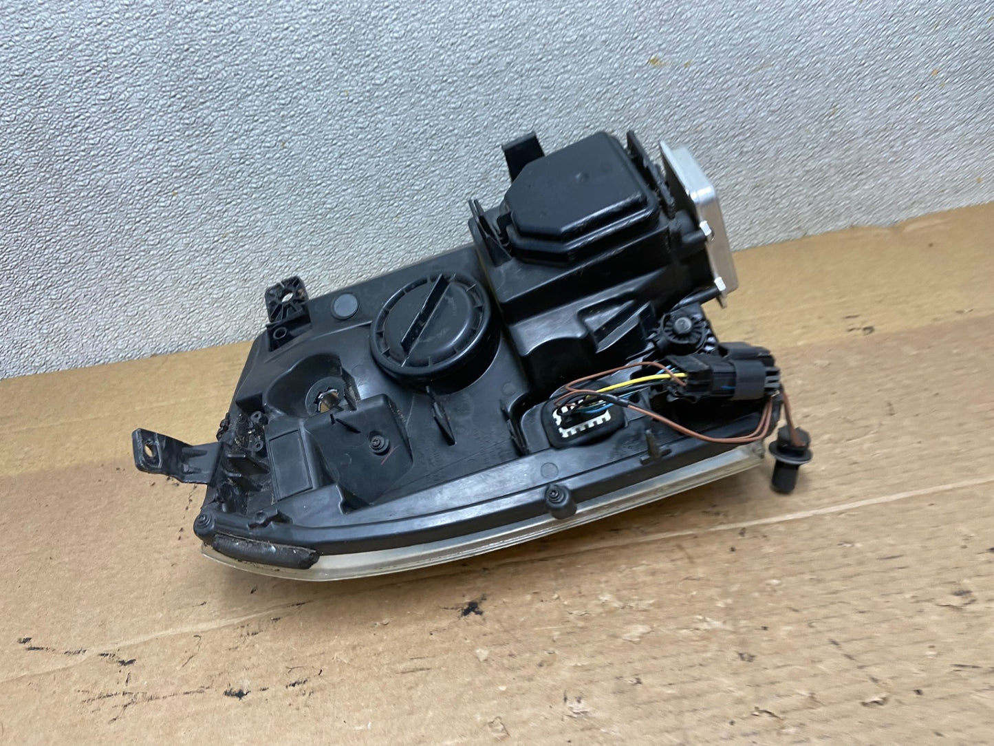 2007 - 2014 Cadillac Escalade Left Driver LH Side Xenon HID Headlight AB3326 DW9