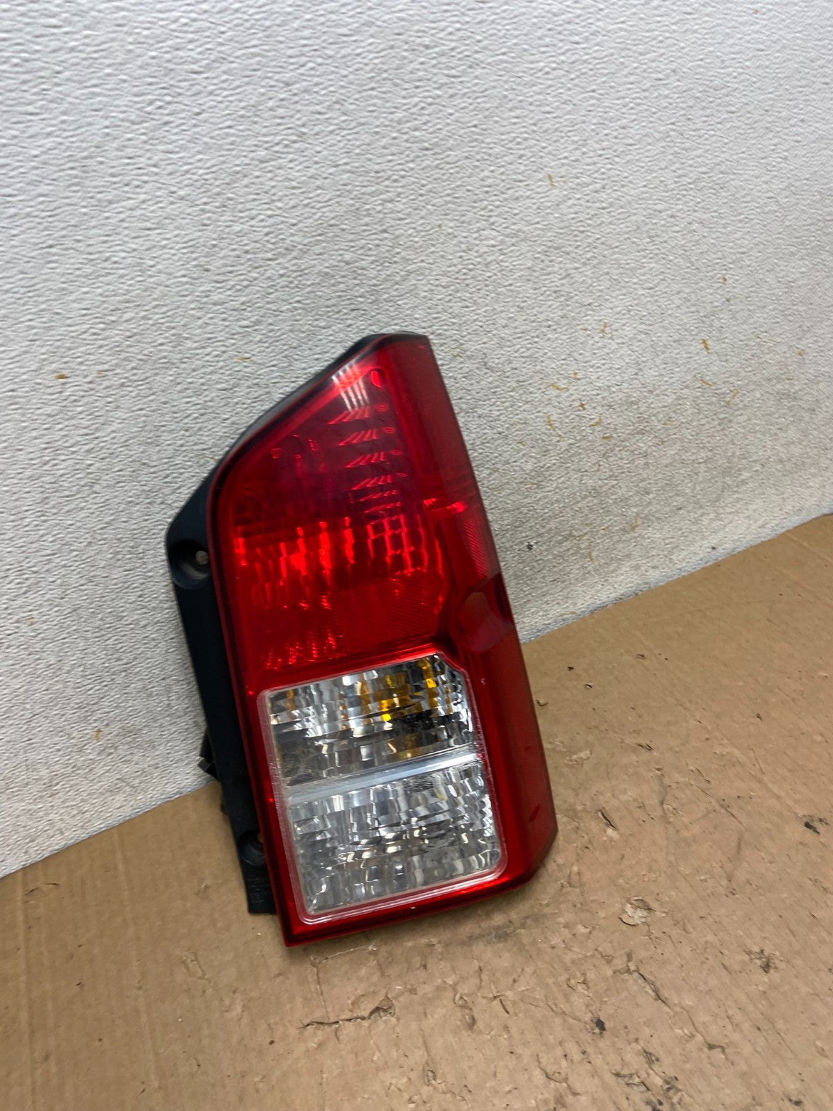 2005 to 2012 Nissan Pathfinder Right Passenger RH Side Tail Light AI9154 LK2