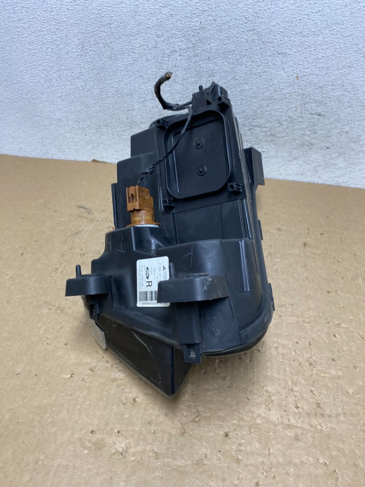 2011 to 2014 Ford Edge Front Right Passenger Headlight Halogen AF8087 DW7