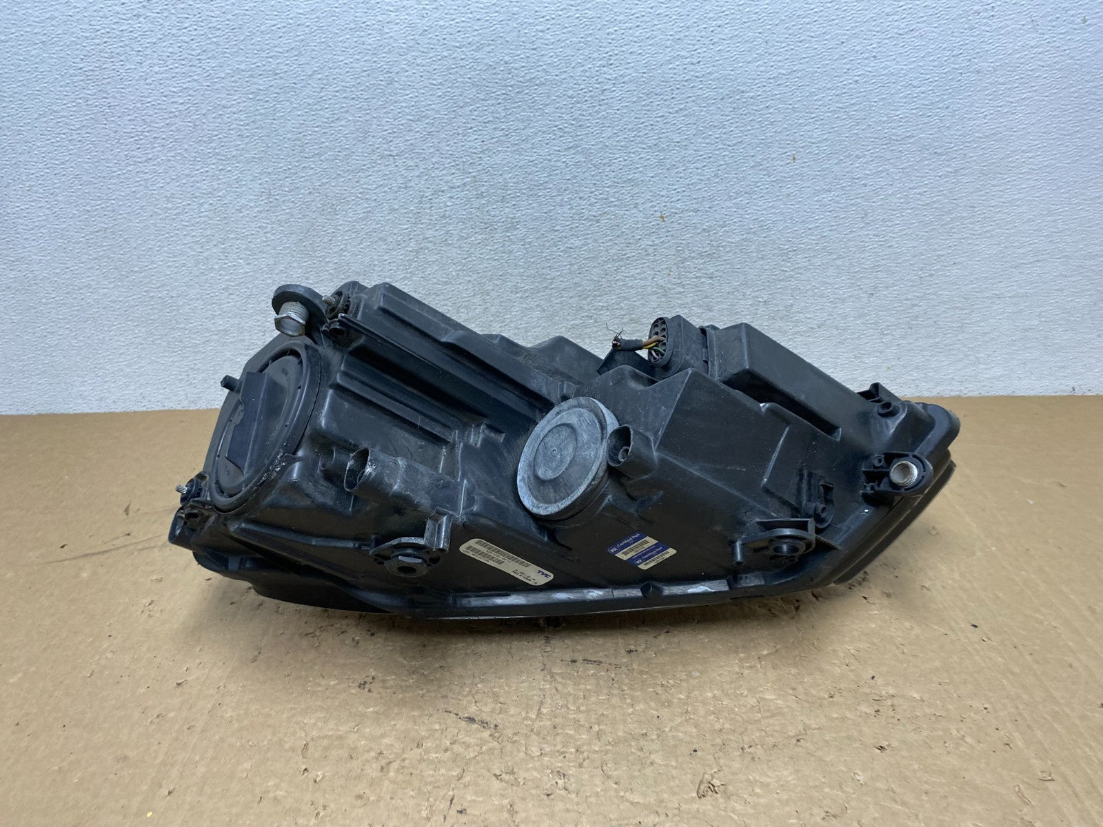 2011 to 2014 Volkswagen Jetta Right Passenger RH Headlight Halogen AG1424 DW5