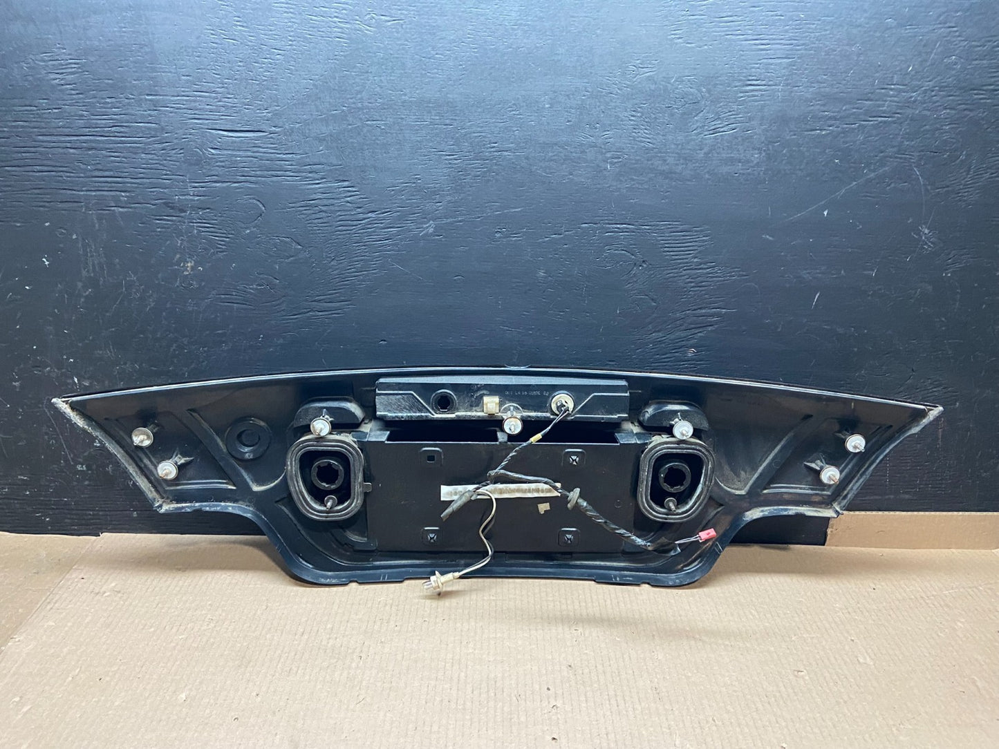 1995 to 1999 Pontiac Sunfire Center Rear Tail Light E8526 DG15