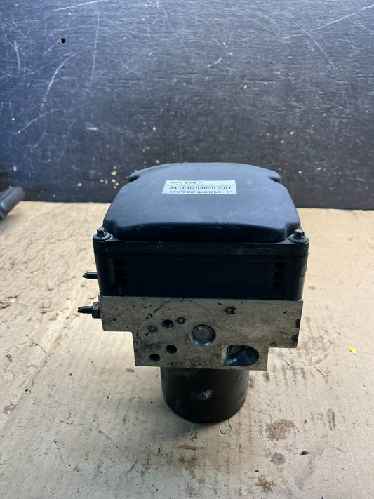 2007 to 2013 BMW X5 E70 ABS Anti-Lock Brake Pump Module OEM W6831 DG0
