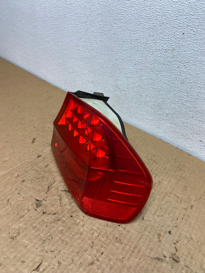 2009 2010 BMW 328i 3 Series Right Passenger RH Side Tail Light AC8284 LK1