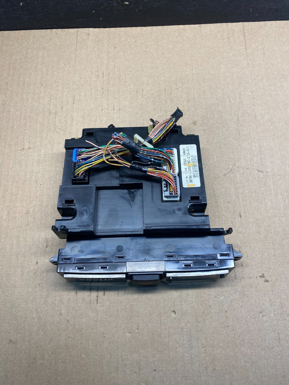 2004 to 2006 Suzuki Grand Vitara Warning Flashing Hazard Switch Button AH18004