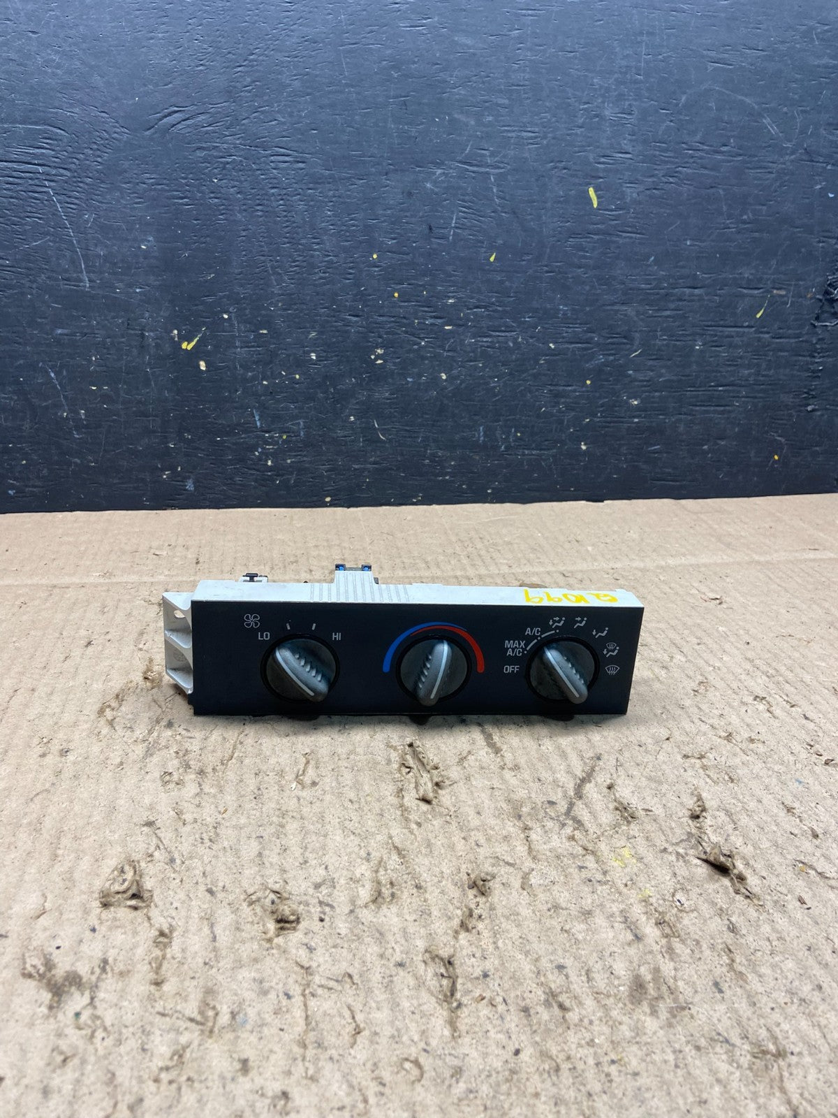 2001 - 2007 GMC Chevrolet Express 1500 Climate Control A/C Q1099 DG0