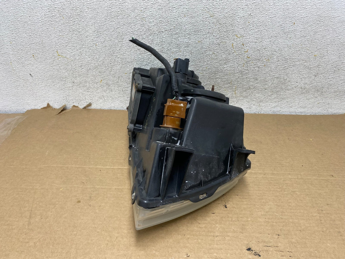 Xenon 2003-2006 Lincoln Navigator Left Driver Side Headlight AH4003 DW8