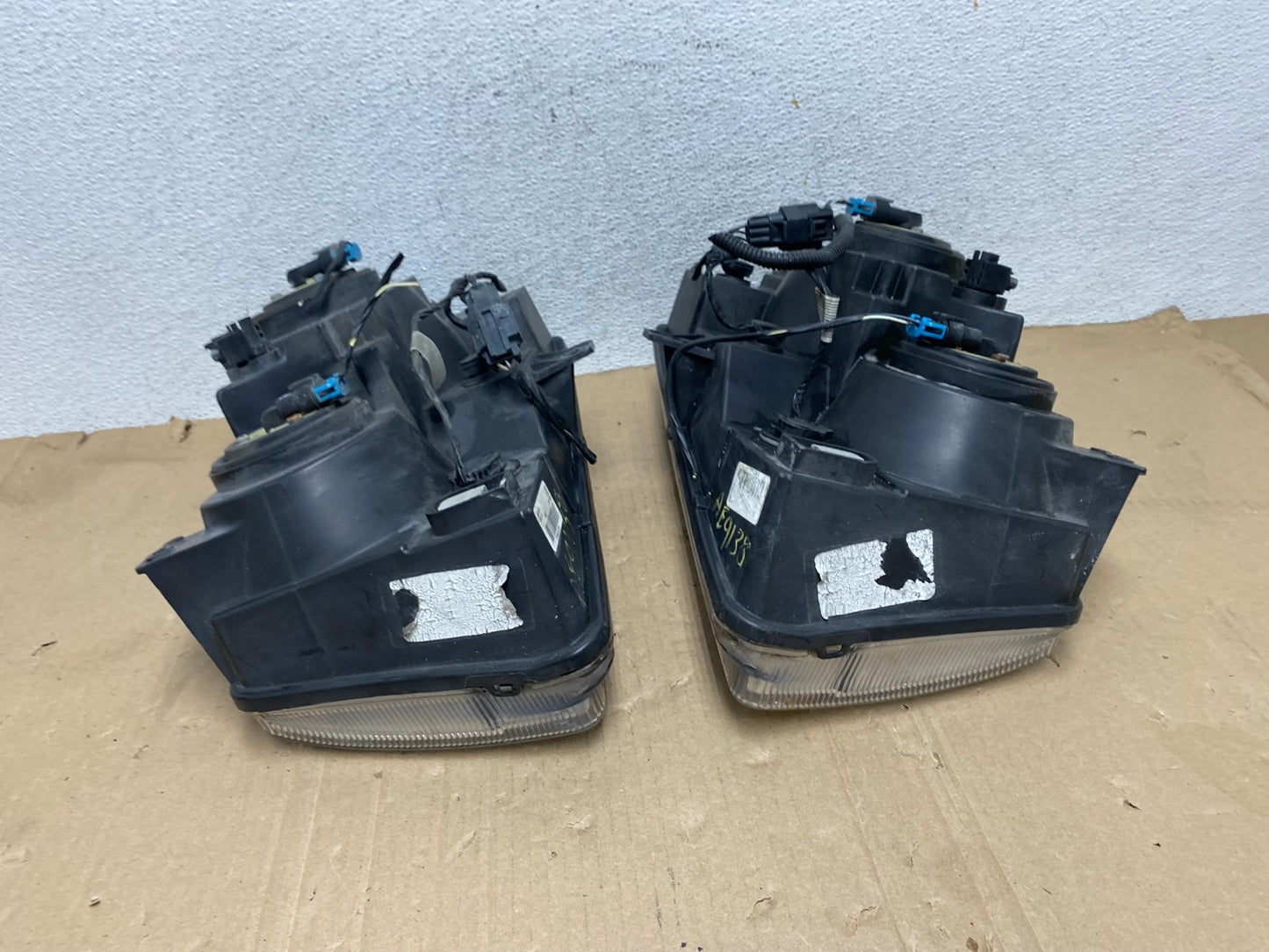 2005 2006 2007 Chrysler 300 Left+Right Halogen Headlights AE9138 DW10