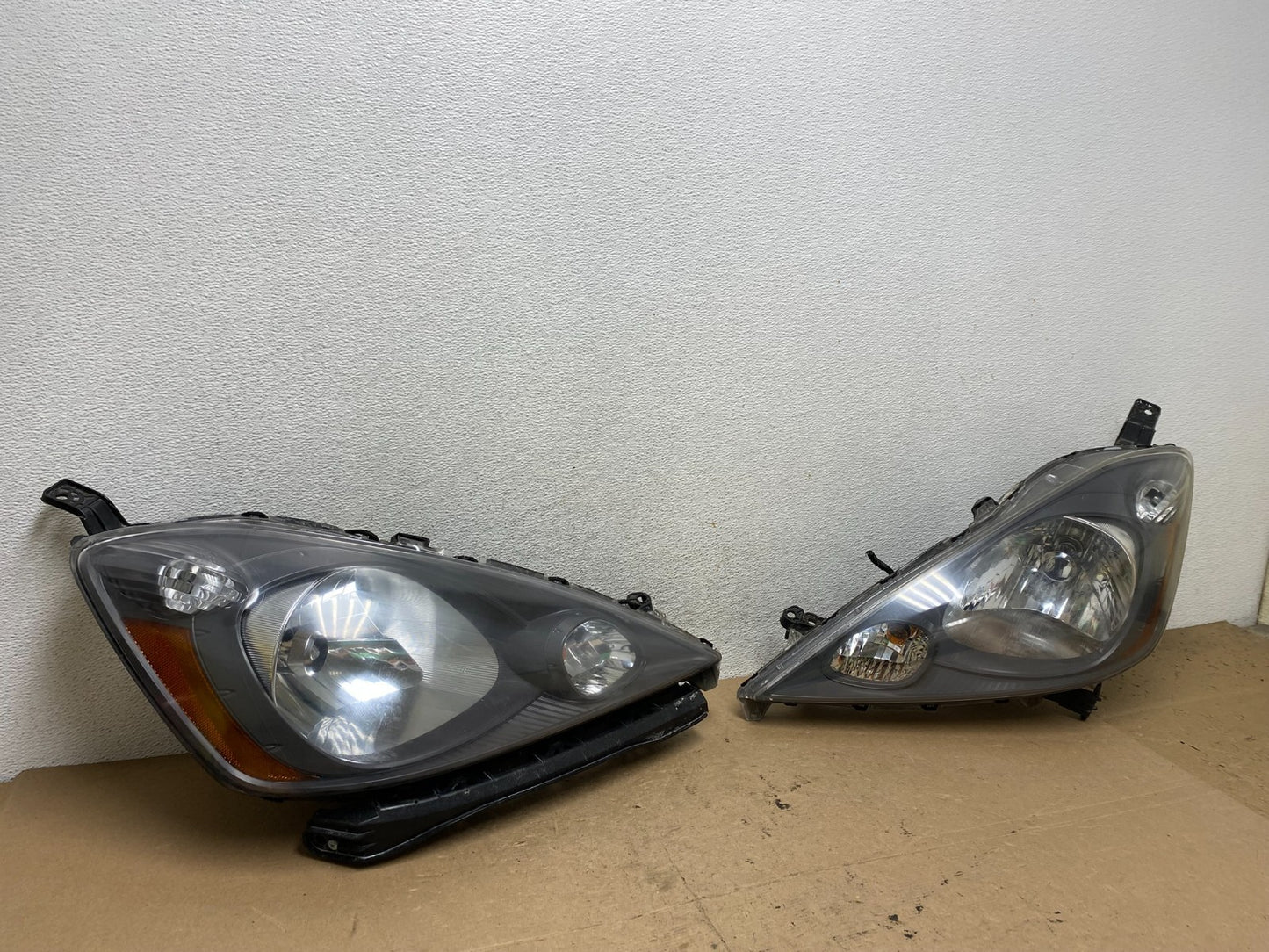 2009 to 2013 Honda Fit Left+Right Side Headlights Halogen AF5032 DW2