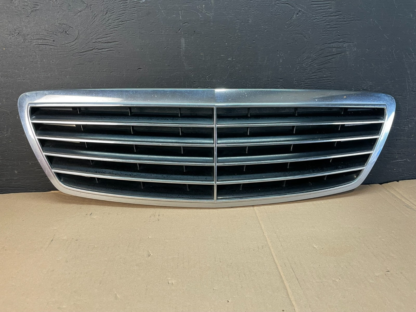 2003 to 2006 Mercedes Benz S-Class Front Grille AD8387 DG0