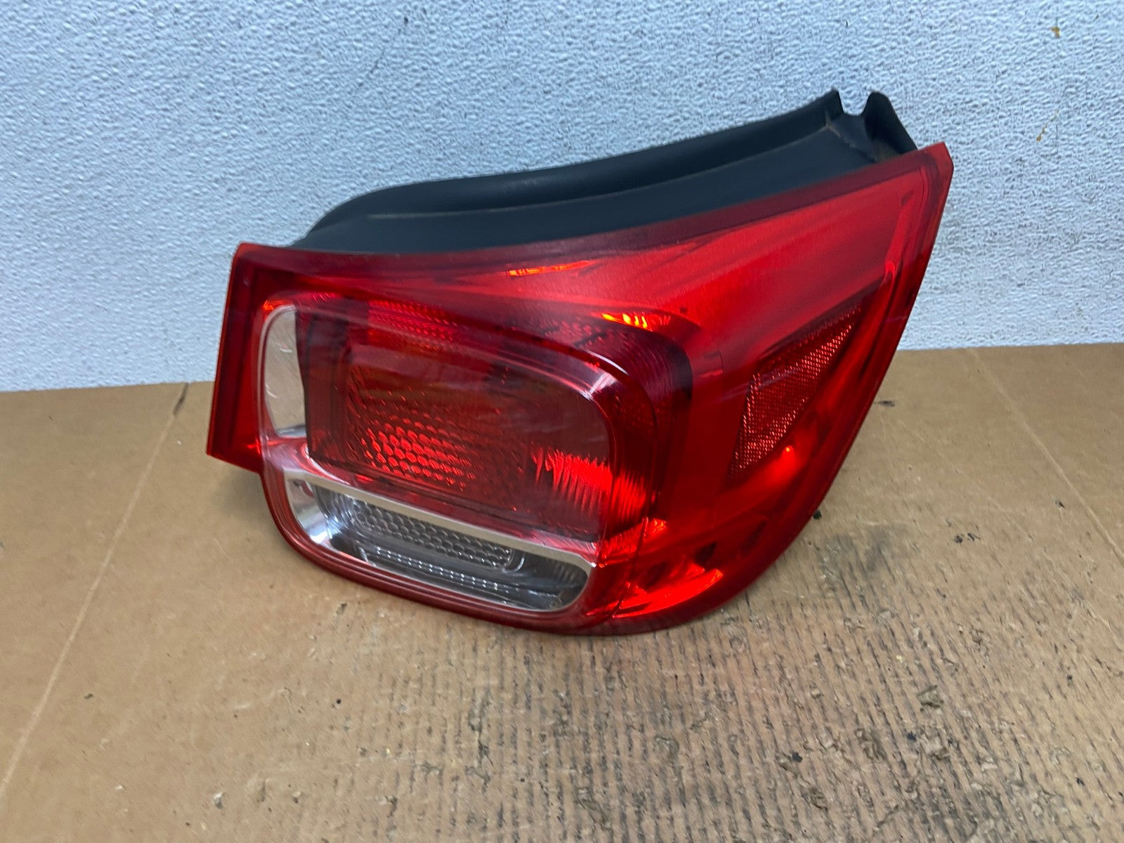 No Led Trim 2013-2015 Chevrolet Malibu Right Passenger Side Tail Light AE1656 LK0