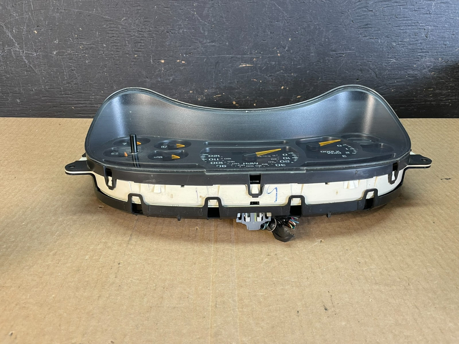 2003 to 2006 Chevrolet Silverado Speedometer Instrument Cluster AF3621 DG3