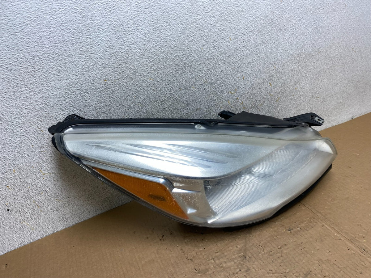 2013 - 2016 Ford Escape Headlight Right Passenger RH Side Halogen AI5463 DW2