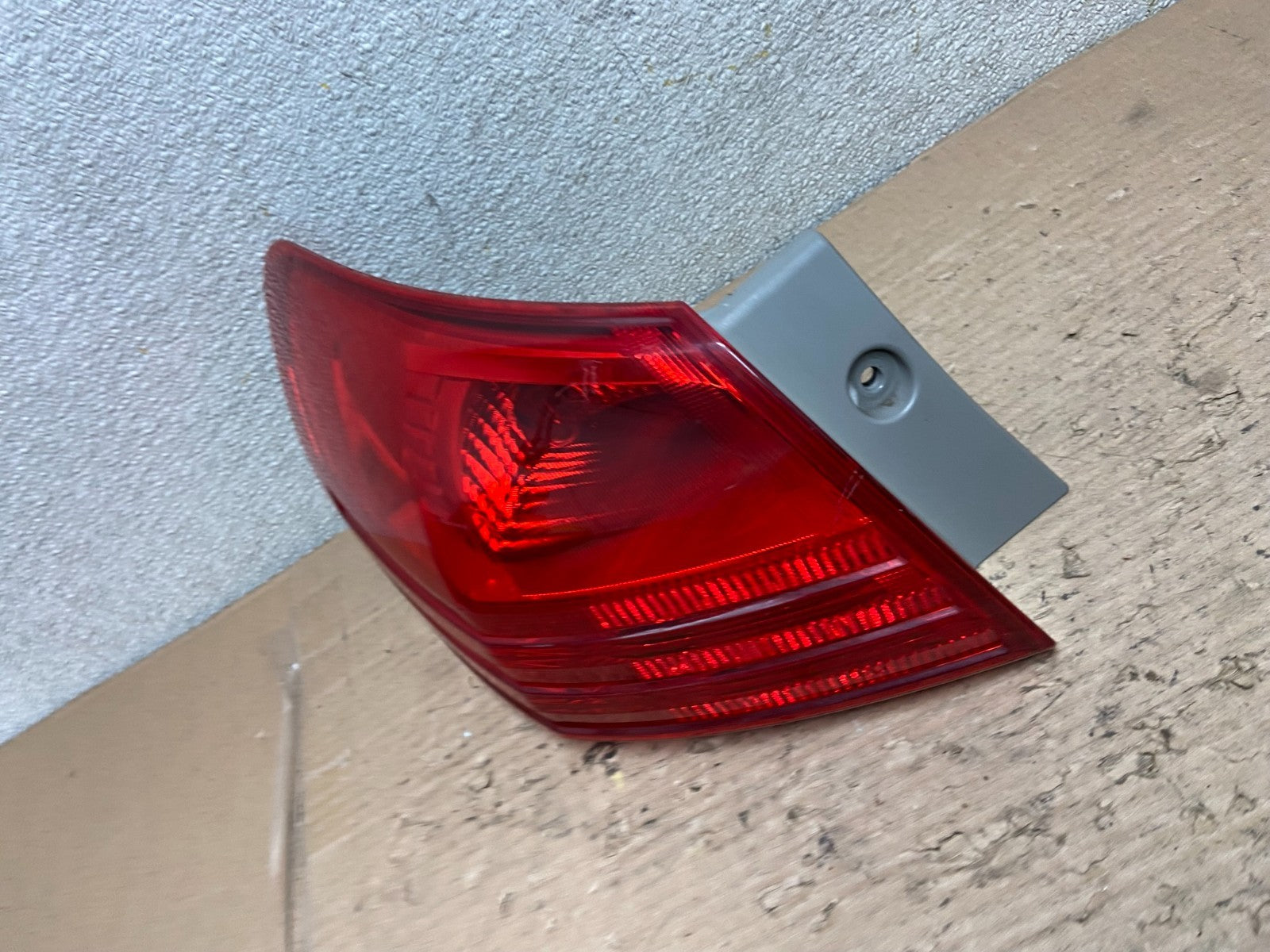 2008 to 2015 Nissan Rogue Left Driver Lh Side Tail Light OEM AA9779 LK1