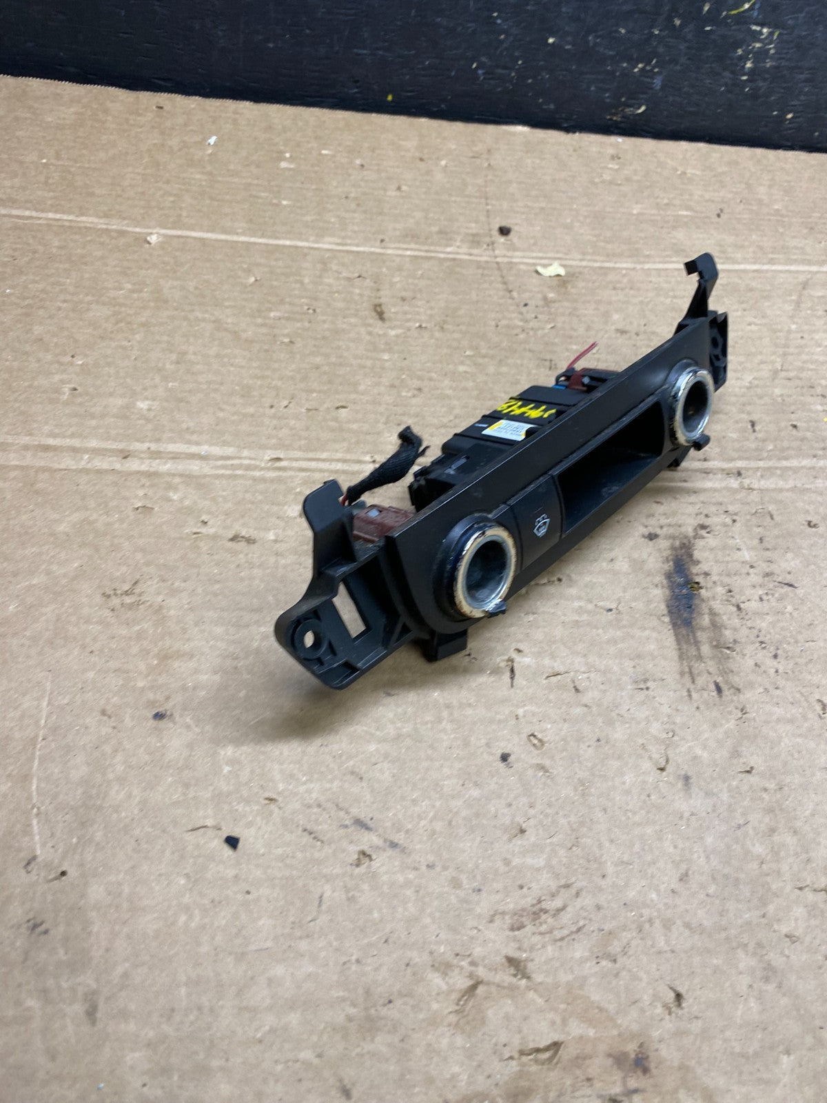 2007-2014 Chevrolet Tahoe Silverado Yukon Windshield Switch Outlet 12v W9448 DG1