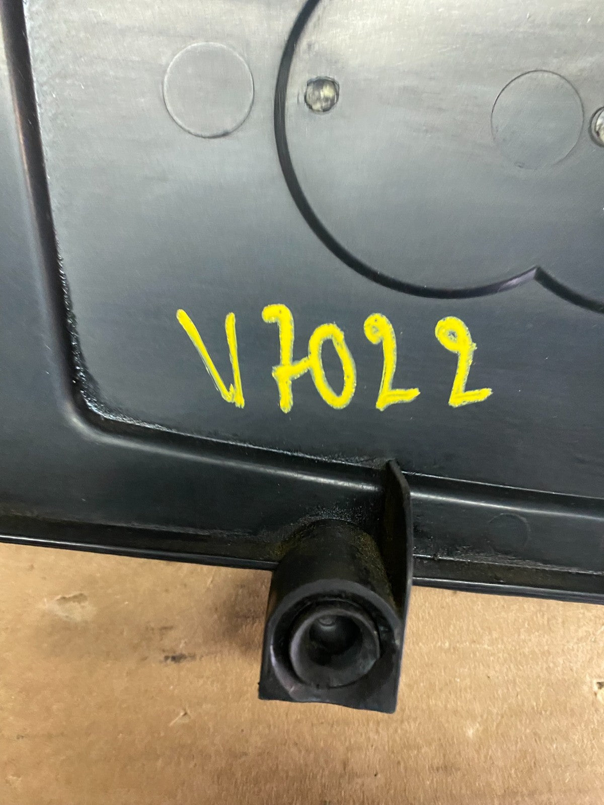 2007 - 2010 Audi A8l A8 D3 4.2L Engine Black Cover Trim 06E103926D OEM V7022 DG9