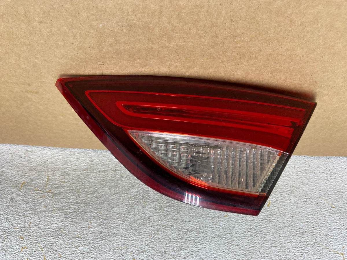 2015 to 2017 Chrysler 200 Sedan Right Passenger Inner Tail Light AI2559 LK0