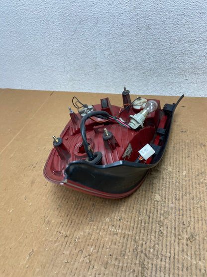 2001-2003 Sedan Hyundai Elantra Left Driver Lh Side Tail Light AE2675 LK7