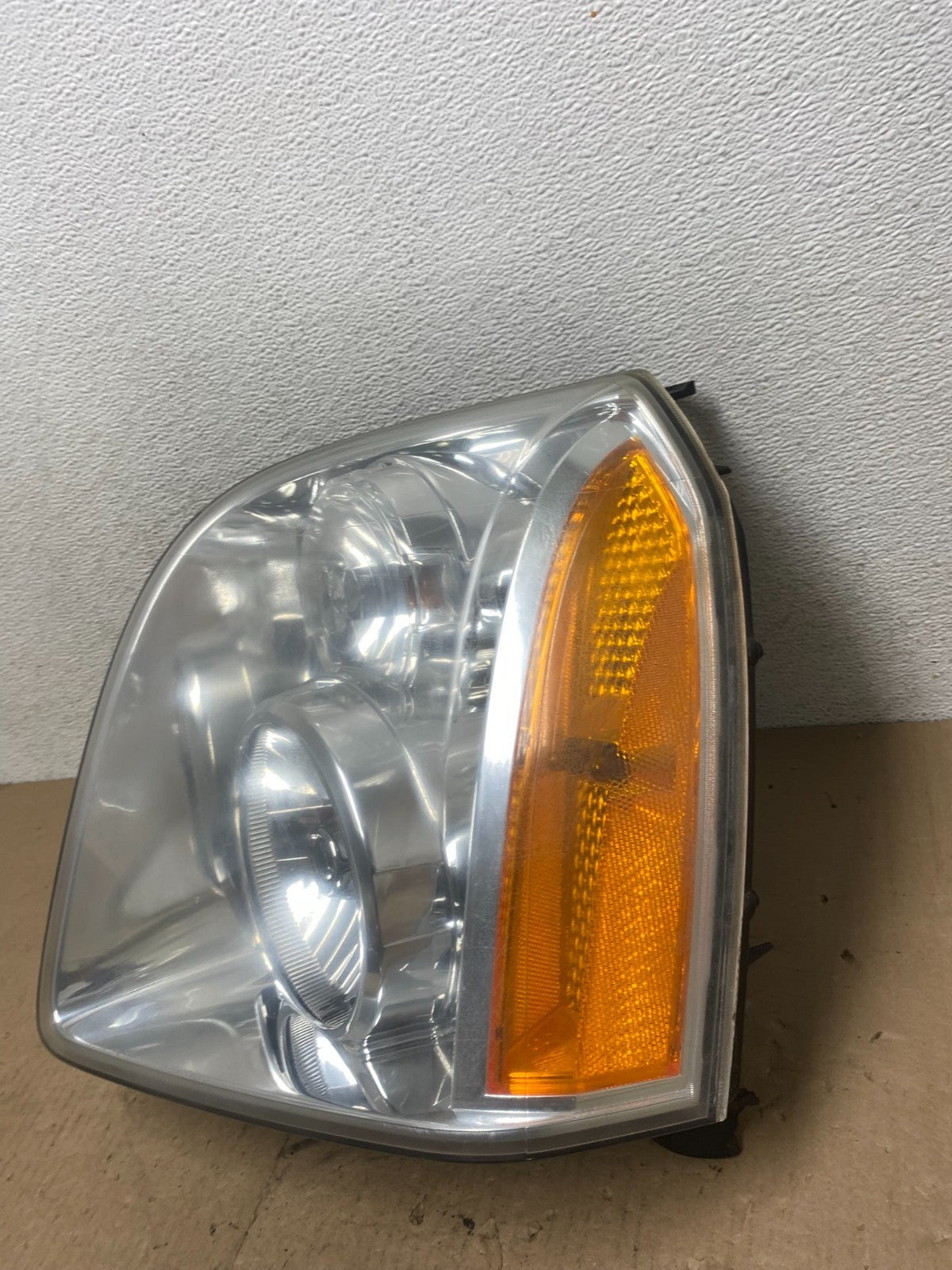 2007-2014 GMC Yukon Halogen Headlight Left Driver LH Side AG4894 DW1